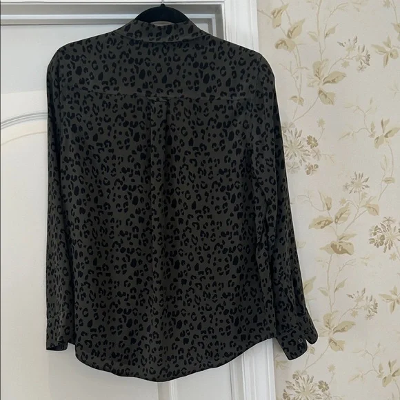 Rails Olive and Black silk Leopard Print Top blouse size S  perfect condition - Picture 3 of 4